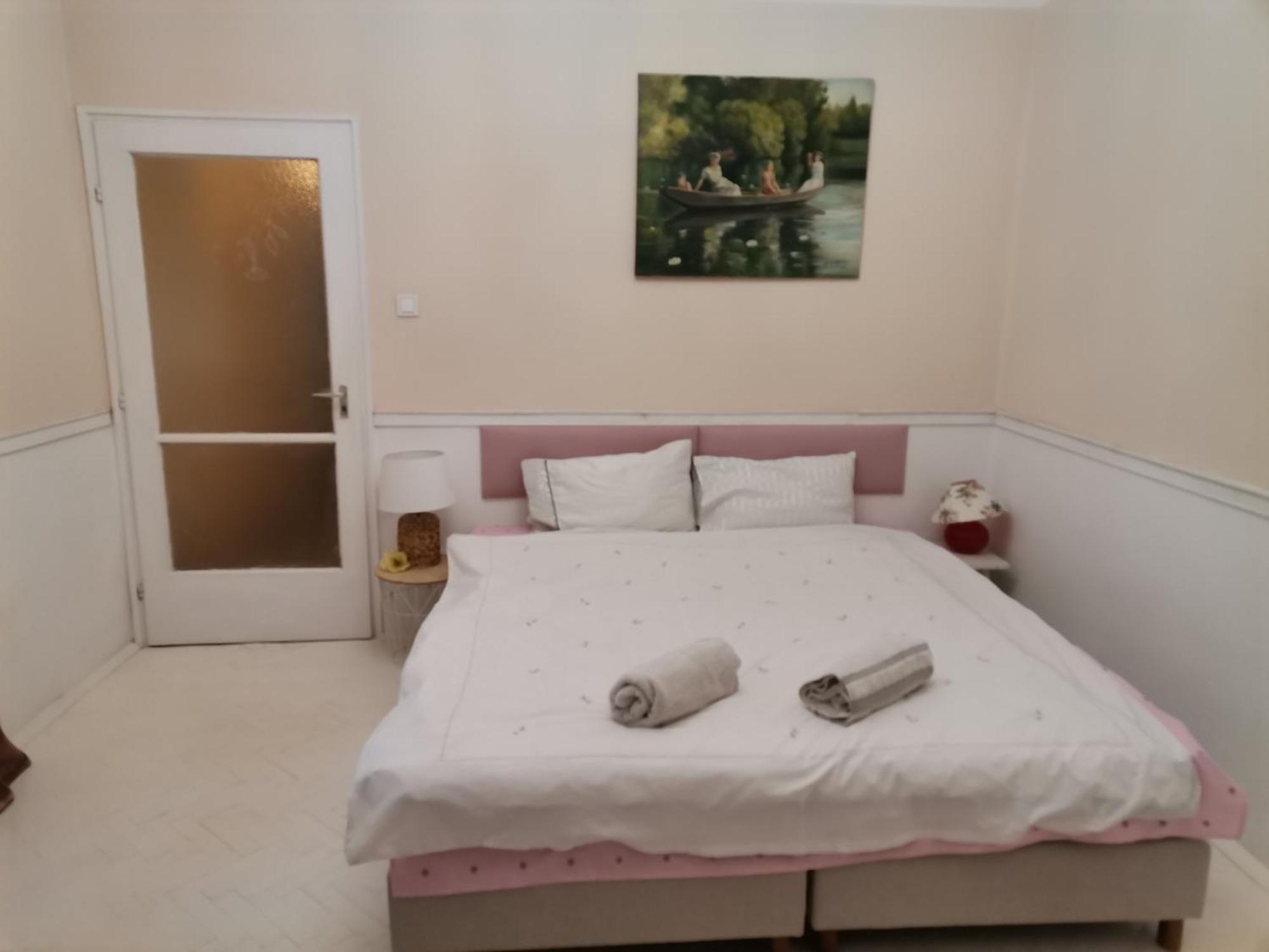 Malomszeg Apartman Pecs Exterior photo